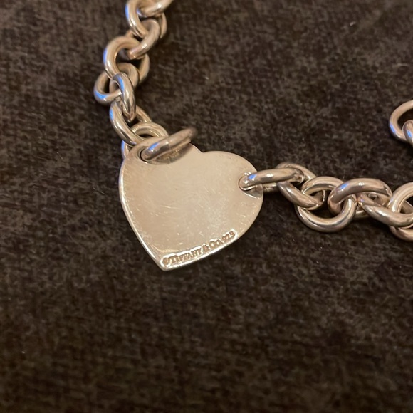 Return to Tiffany Heart Tag Bracelet in Silver - Picture 3 of 4